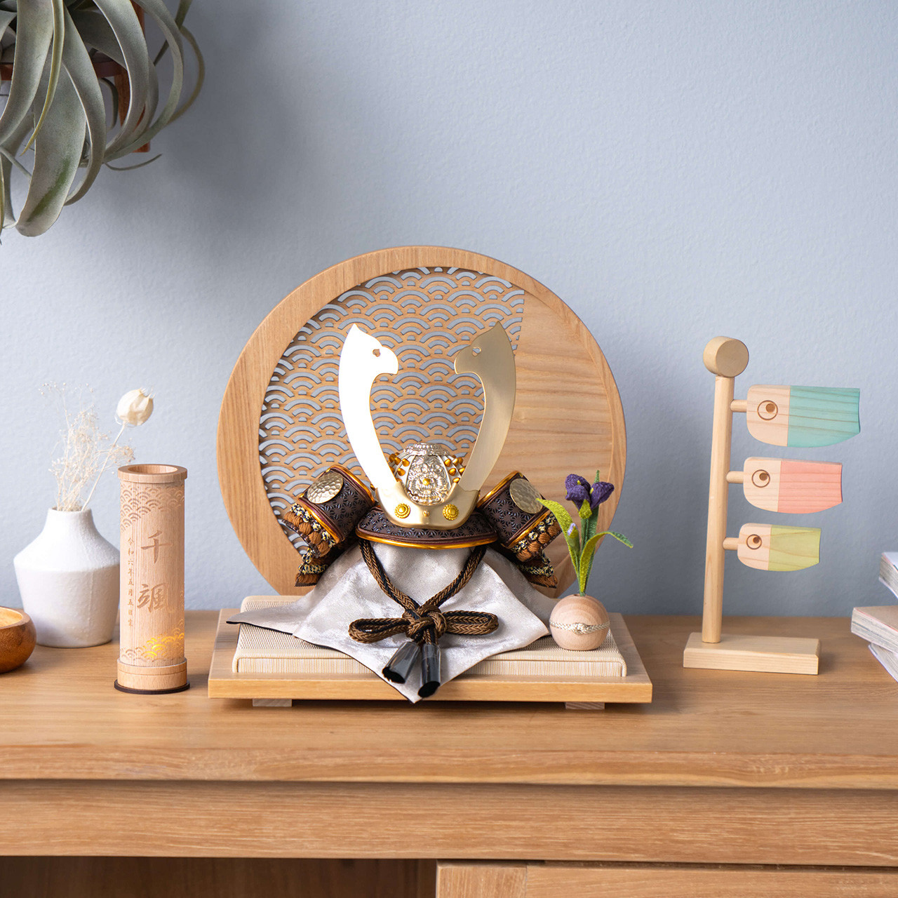 ことの兜（5TA-0830）（たつき）青海波　円形衝立｜コンパクトな五月人形｜節句兜｜コンパクト｜おしゃれ｜インテリア