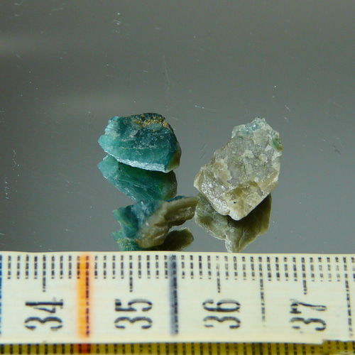 P360-4 ☆御禁制の品☆【マダガスカル産】天然グランディディエライト