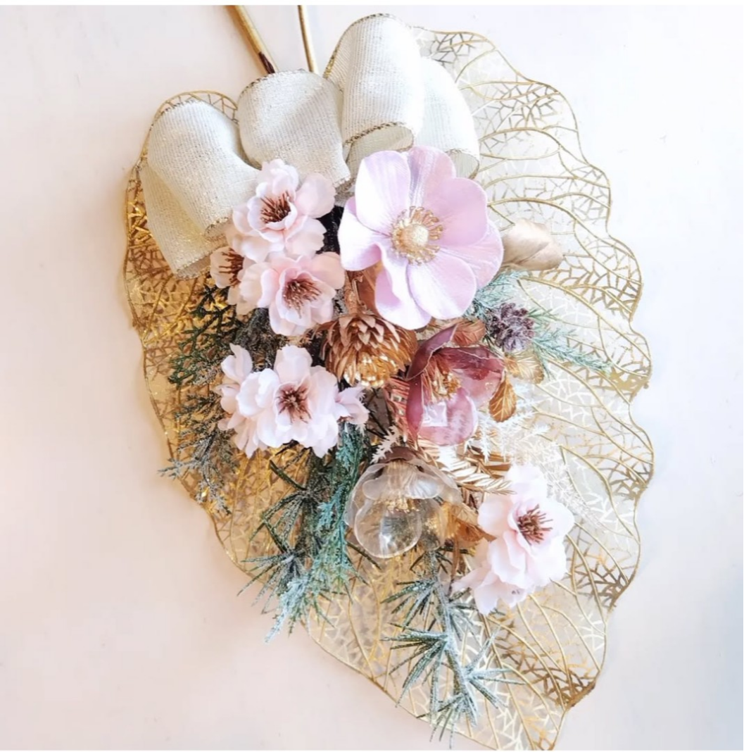 艶めきリーフの壁掛けアレンジ