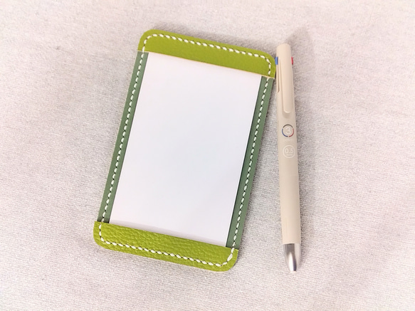 最強のメモパッド 手縫いの本革製 情報カードサイズジョッター