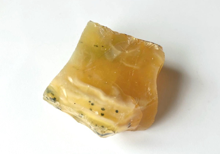 Honey イエローコモンオパール原石　タンザニア産　木の台座付　Tanzanian Common Opal