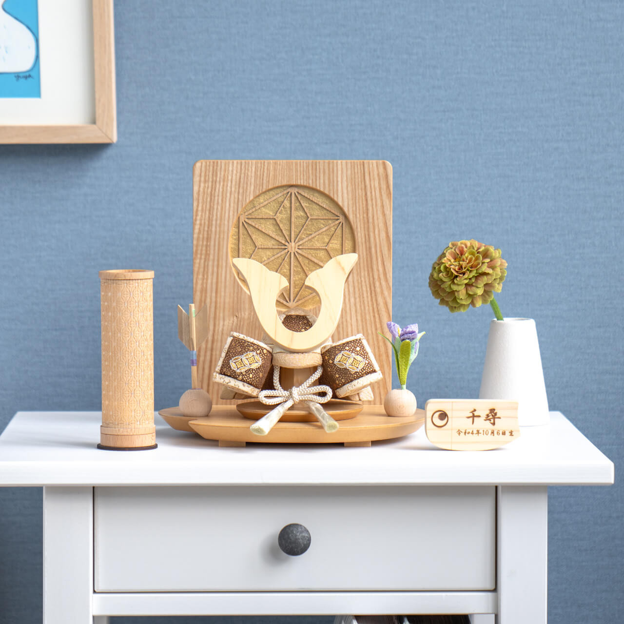 ことの木目込かぶと（5KT-0710）（つき）鍬形　木目衝立｜コンパクトな五月人形｜節句兜｜コンパクト