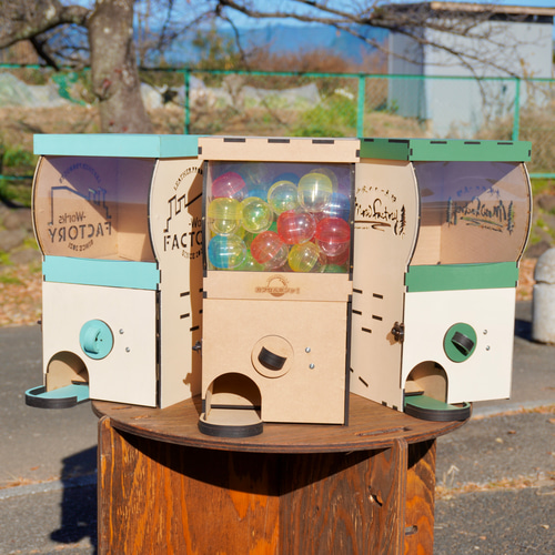 木製カプセルマシーン 木製カプセルマシーン