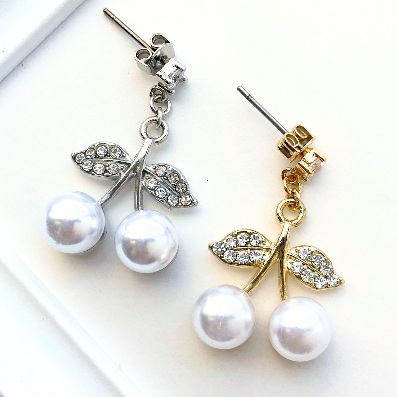 【送料無料】ピアス チェリー モチーフ パール ジルコニア さくらんぼ　ゴールド シルバー ギフト 結婚式 普段使い