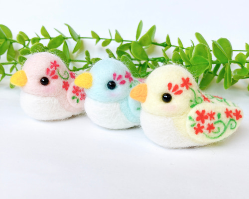 OPERA作家羊毛フェルト 鳥のぬいぐるみ 3色セット羊毛フェルト　ぬいぐるみ SALE ぷくぷく小鳥 花 大サイズ 羊毛フェルト 置物 羊毛フェルト Aki