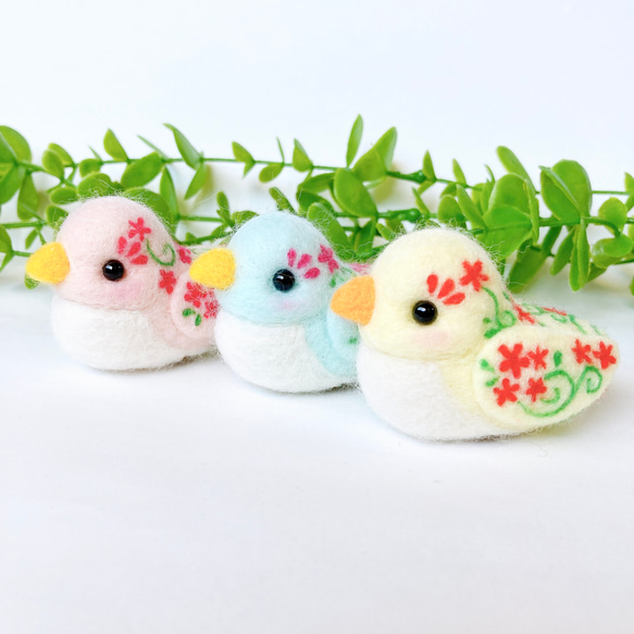 SALE ぷくぷく小鳥 花 大サイズ 羊毛フェルト 置物 羊毛フェルト Aki