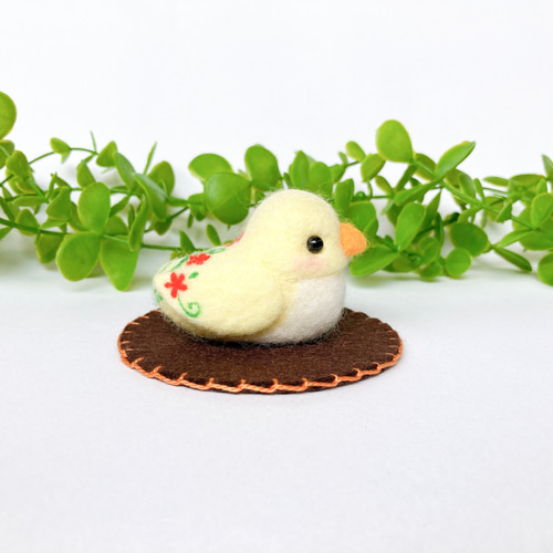 SALE ぷくぷく小鳥 花 大サイズ 羊毛フェルト 置物 羊毛フェルト Aki