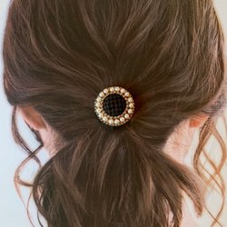 くるみボタンの刺繍ヘアゴム 6枚目の画像