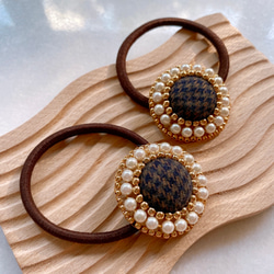 くるみボタンの刺繍ヘアゴム 5枚目の画像