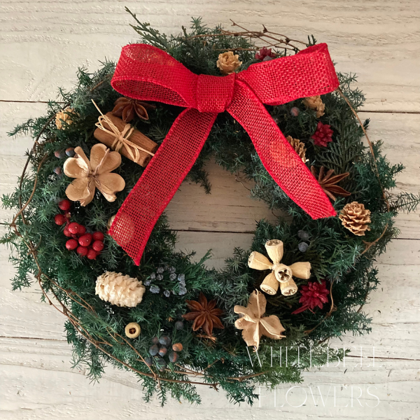 【限定】来年も飾れる！プリザーブドフラワー・クリスマスリース・コットン・金リボンと木の実色々