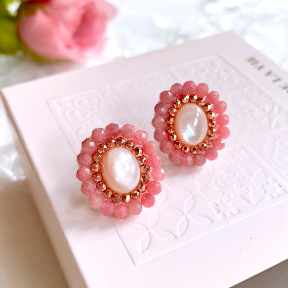 ピンクシェルの春色イヤリング／ピアス　 1枚目の画像