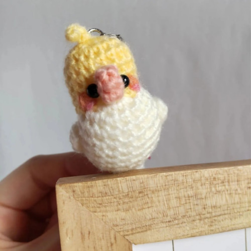 あみぐるみ ちびとり オカメインコ 黄×白 めキュ ストラップぴ