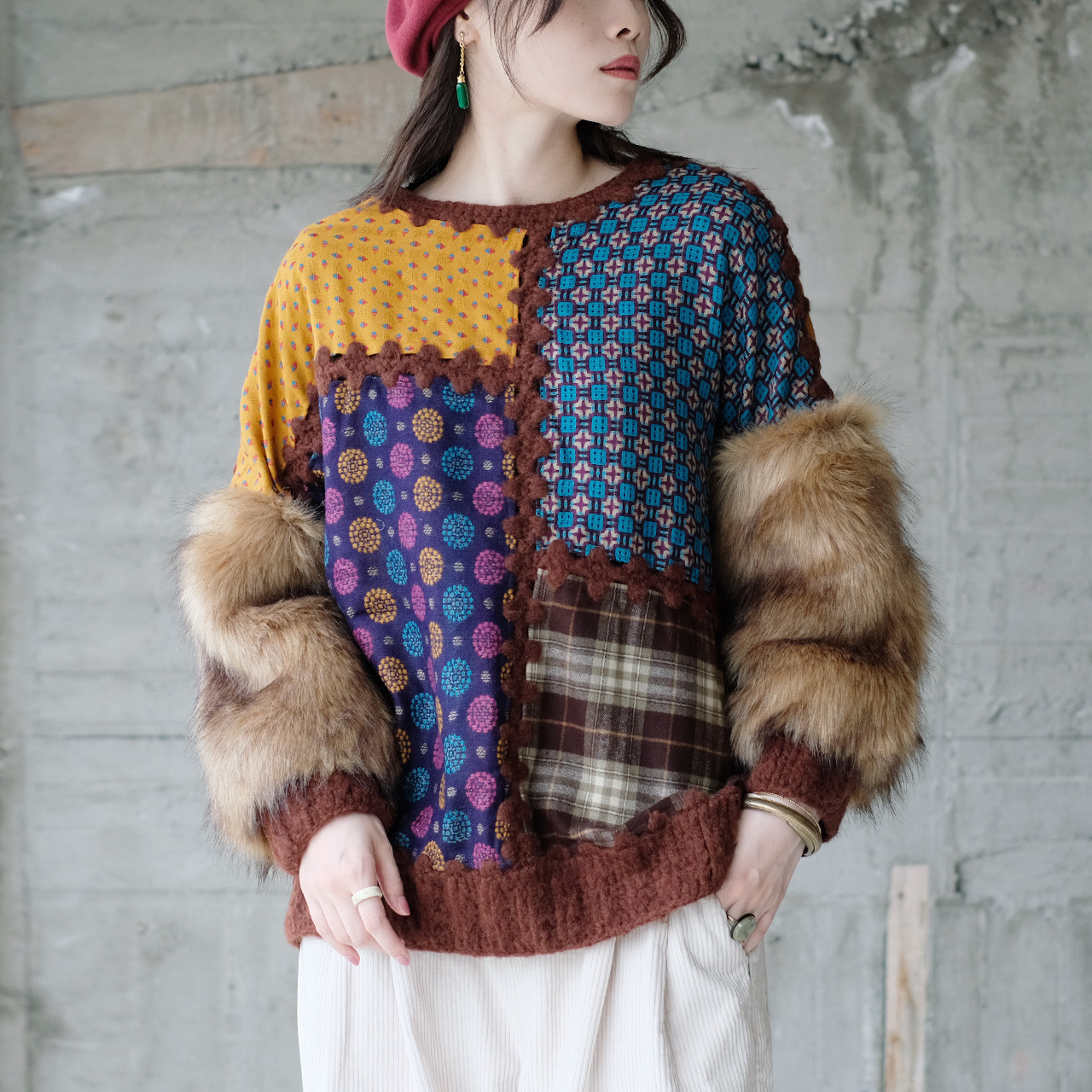 【新色登場】視線クギづけ！エコファースリーブ柄生地パッチワークセーター（22w-17）マスタード