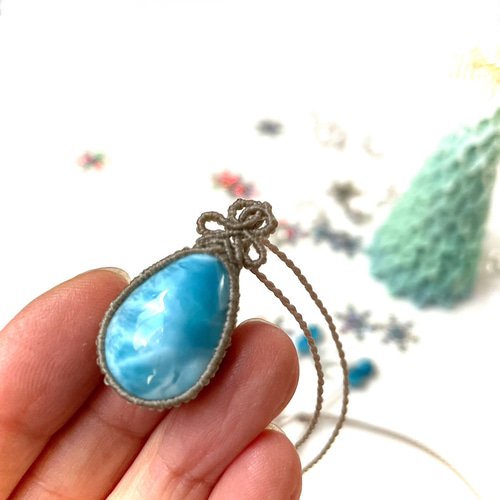 魅惑の一滴！極上ラリマーの天然石マクラメ編みネックレス