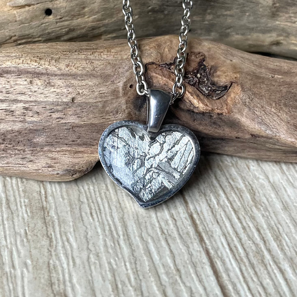 2024年 ハンドメイド・手芸 アルタイ隕石のデザインネックレス 三眼天珠