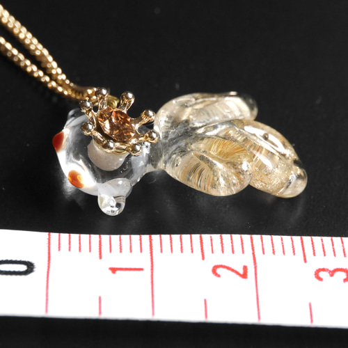 小さなガラスの金魚〈あめきんぎょ〉ネックレス＊金色の尾びれ[ガラス