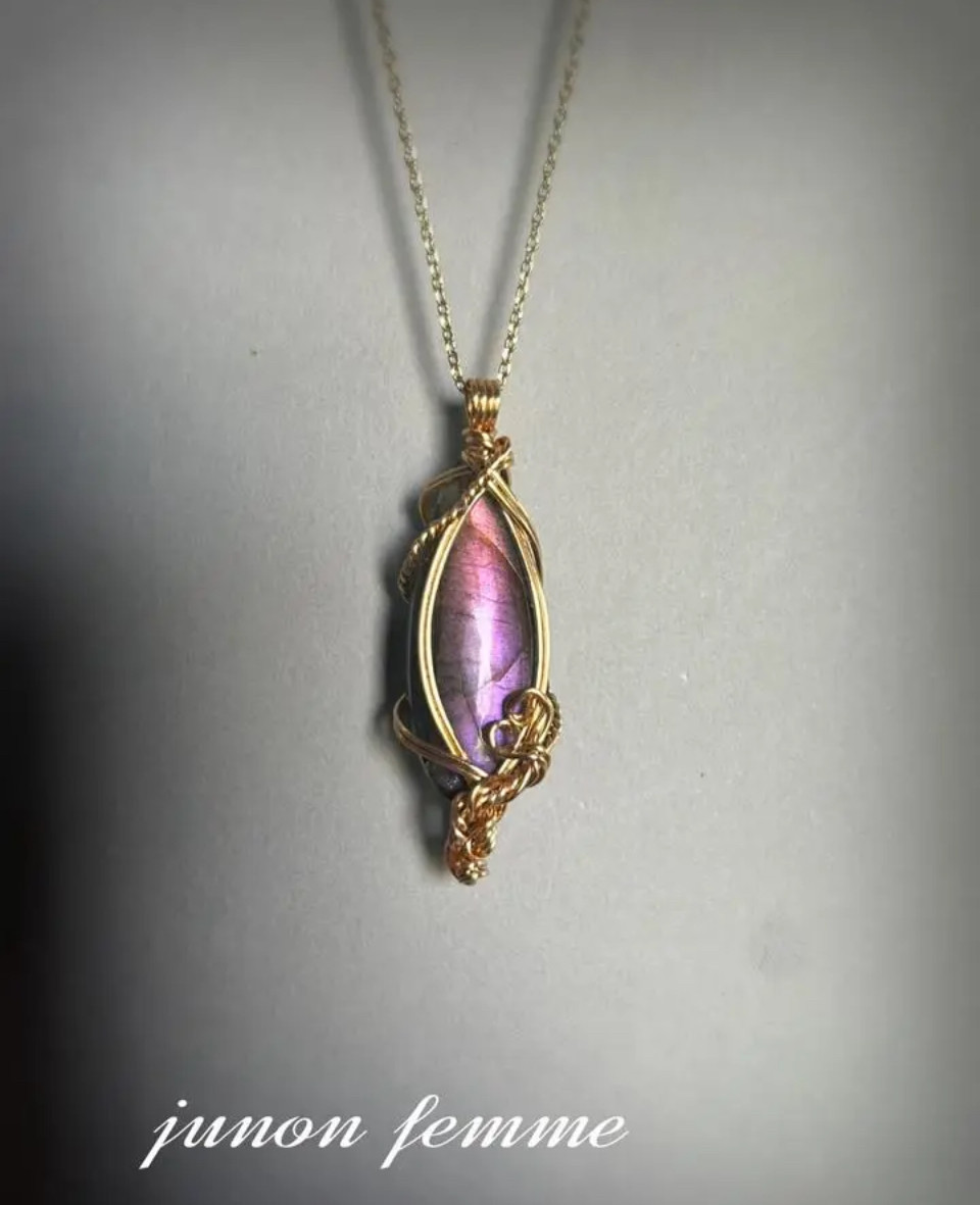 ピンクラブラドライトネックレス