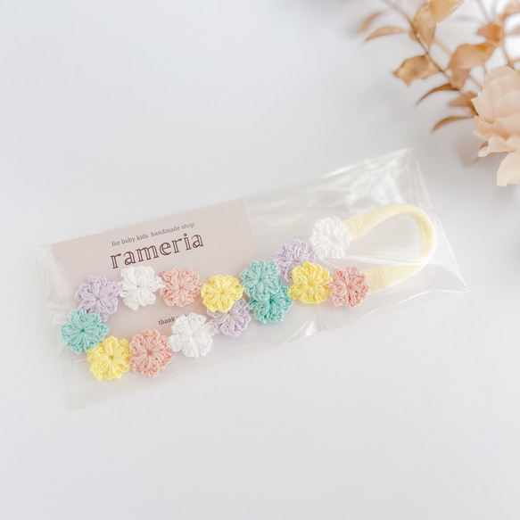 babyを彩る花かんむり【カラフル】カチューシャ 新生児 赤ちゃん ベビーヘアバンド 髪飾り 初節句 ひな祭り 6枚目の画像