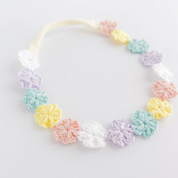 babyを彩る花かんむり【カラフル】カチューシャ 新生児 赤ちゃん ベビーヘアバンド 髪飾り 初節句 ひな祭り 5枚目の画像