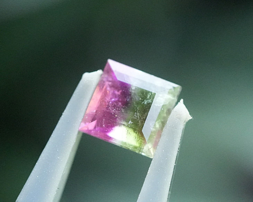 本日のみの値下げ❕激レア❕　AVON ボトル　ジェダイカラー カラーフライト0．3 コーラルピンク: 本体【公式】ZEBRA