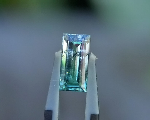 美しいグラデーションブルー☆トルマリン s1403 天然石 Funky garuda