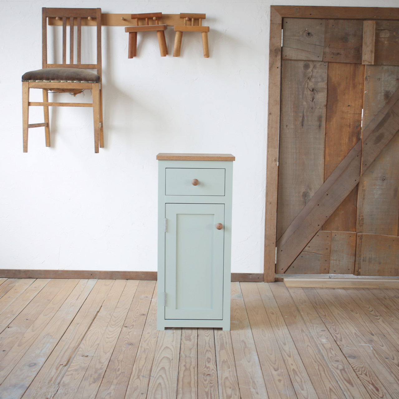 №2　ナチュラル収納家具 本棚 ペイント シェーカー 北欧風【本体モスグリーン/天板オーク・ブラウン/】