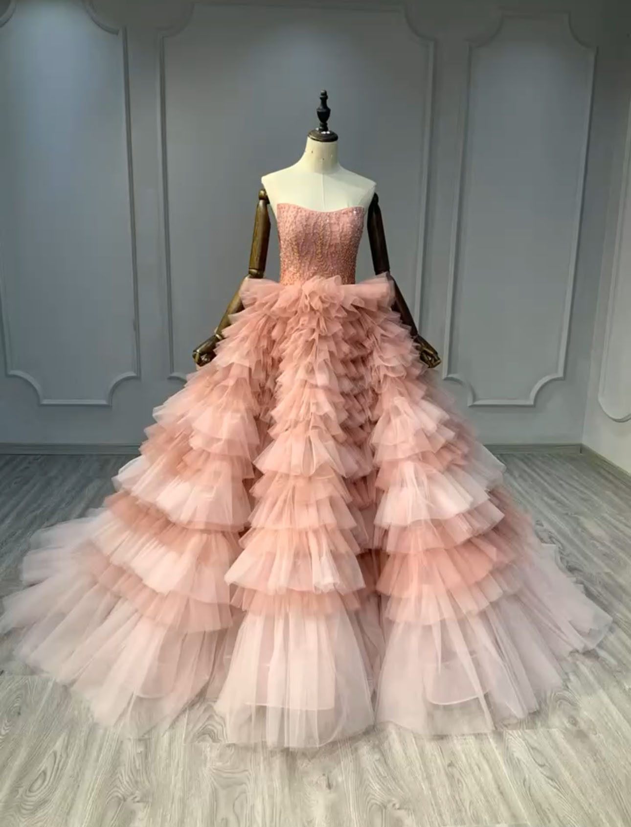 ベストセラー獲得！サイズオーダー可能　グラテーション　桃色　チューブトップス　上質　編み上げ　トレーン　披露宴前撮り挙式