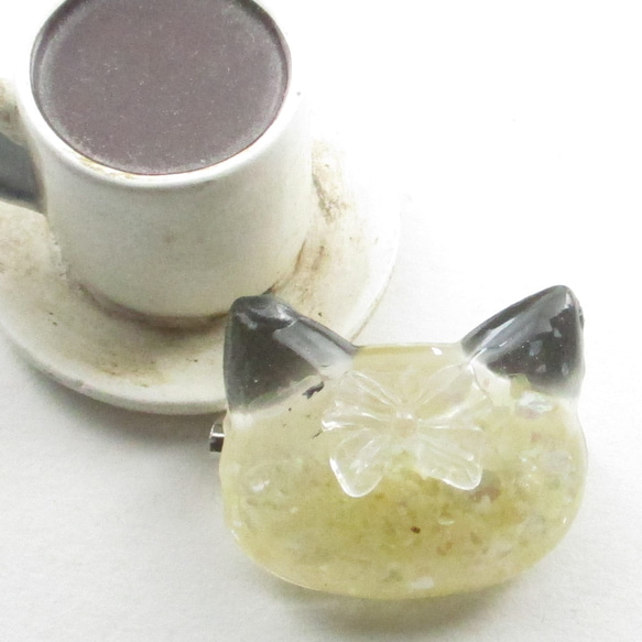 とっても普通のクォーツニャンコだからといって、配色を間違えればパンダに見える♪<ぼぼ屋のブローチ>SB1102 2枚目の画像