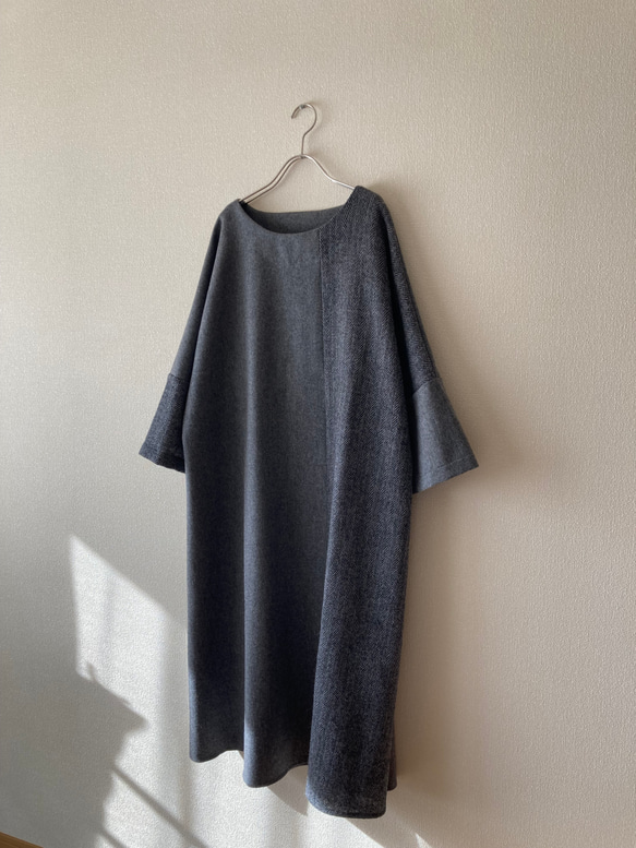 バイカラーのロングワンピース　グレー　即納 3枚目の画像