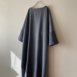 バイカラーのロングワンピース　グレー　即納 2枚目の画像