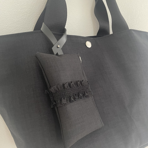 毎日使える！上品ナイロントート｜チャームポーチ付き｜軽量・撥水｜A4