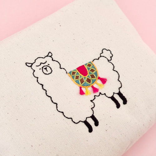 アリス 手刺繍のポーチ 水曜日のアリス 刺繍フリルポーチ アリスドア - メルカリ