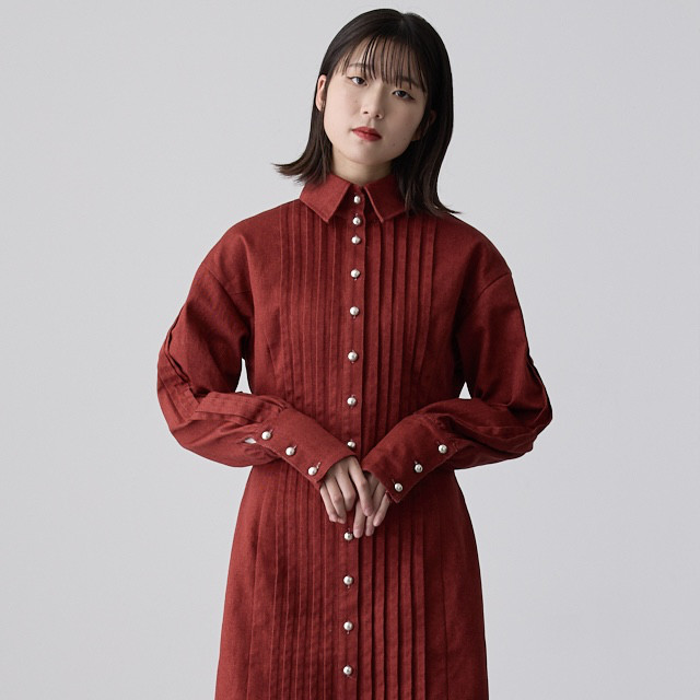 ワンピース；pleats 赤
