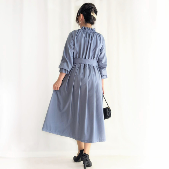 選べるサイズと丈、簡単お手入れ　細見えフォーマルワンピース（青藤色）卒園・卒業・入園・入学・披露宴 4枚目の画像