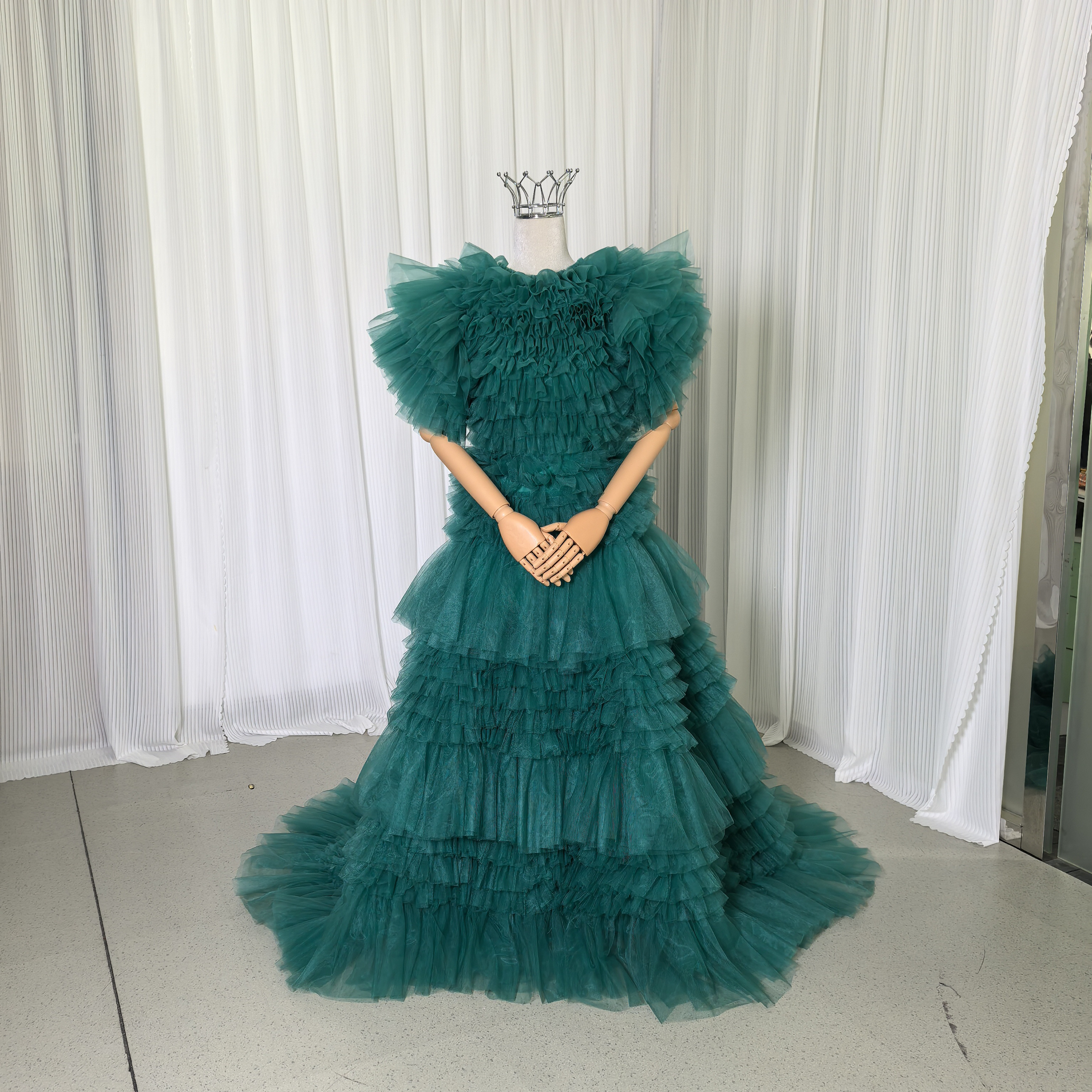 送料無料！カラードレス 深めな緑 トップス+スカート  クラシカル ベアトップ  短トレー 前撮り 演奏会/音楽会