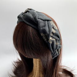 三つ編みのカチューシャ 刺繍入りコットンビエラ チャコールグレー 4枚目の画像