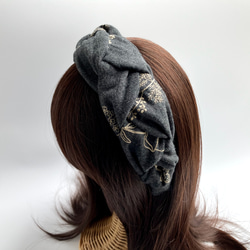 三つ編みのカチューシャ 刺繍入りコットンビエラ チャコールグレー 6枚目の画像