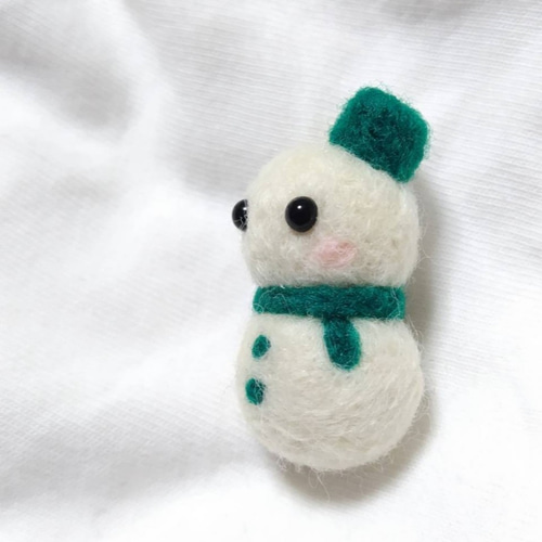 羊毛フェルト 雪だるま 緑 スノーマン キーチェーン 羊毛フェルト かな