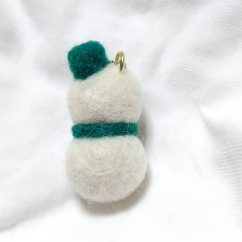 羊毛フェルト 雪だるま 緑 スノーマン キーチェーン 羊毛フェルト かな