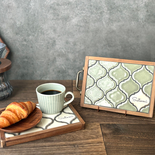 アンティークコラベルタイルトレー くすみグリーン 名前刻印タイル入り