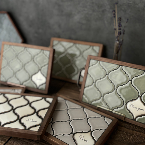 アンティークコラベルタイルトレー くすみグリーン 名前刻印タイル入り