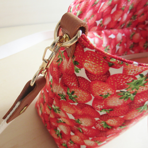 選べるオーダー兵庫県産柔らかい本革＆綿～【た〜っぷり・いちご  