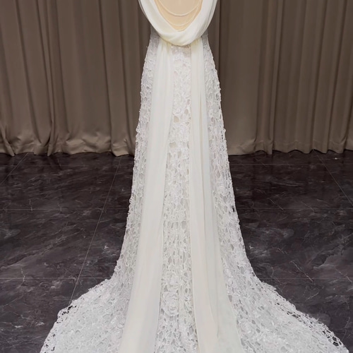 高級感溢れる 上品 クラシカル 可憐なフラワーレース 華やかな引裾 胸 