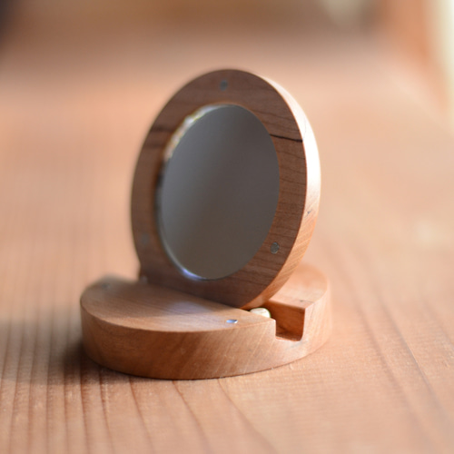 名入れ可/天然木のコンパクトミラーΦ68/手鏡/ブラックチェリー/木工