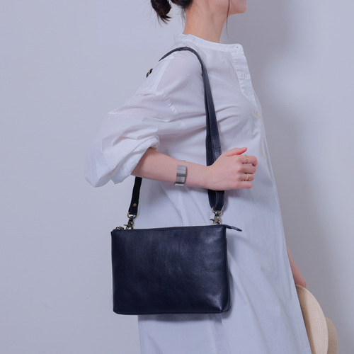 ショルダーバッグ メンズ 本革 収納 大容量 斜めがけ バッグ