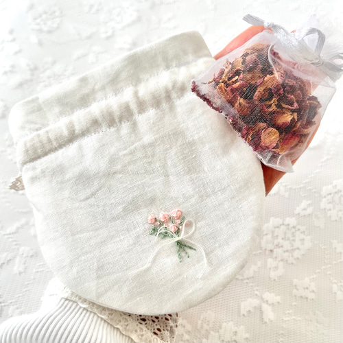 ちっちゃな巾着サシェ/詰替タイプ【1輪の薔薇】 71EtkPqr-KL._UF350,350_QL50_.jpg