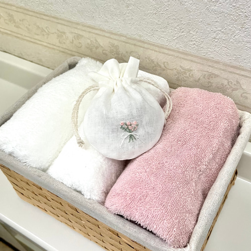 お花の刺繍ポーチとポプリのセット＊ローズ サシェ 匂い袋 まる