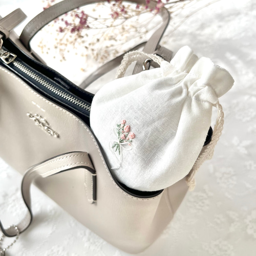 2401-35 手のひら巾着サシェ 香り袋 綿麻 レース 刺繍 ローズ オレンジ お花の刺繍ポーチとポプリのセット＊ローズ サシェ 匂い袋 まる