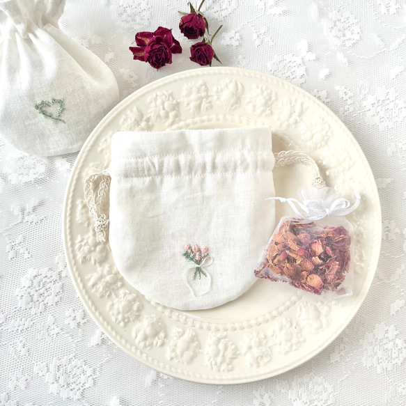 お花の刺繍ポーチとポプリのセット＊ローズ サシェ 匂い袋 まる