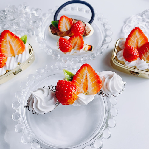 春を待つ苺のヘアゴム＆ヘアクリップ2点セット フェイクスイーツ